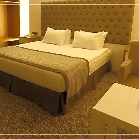 Hotel Armas Termal
